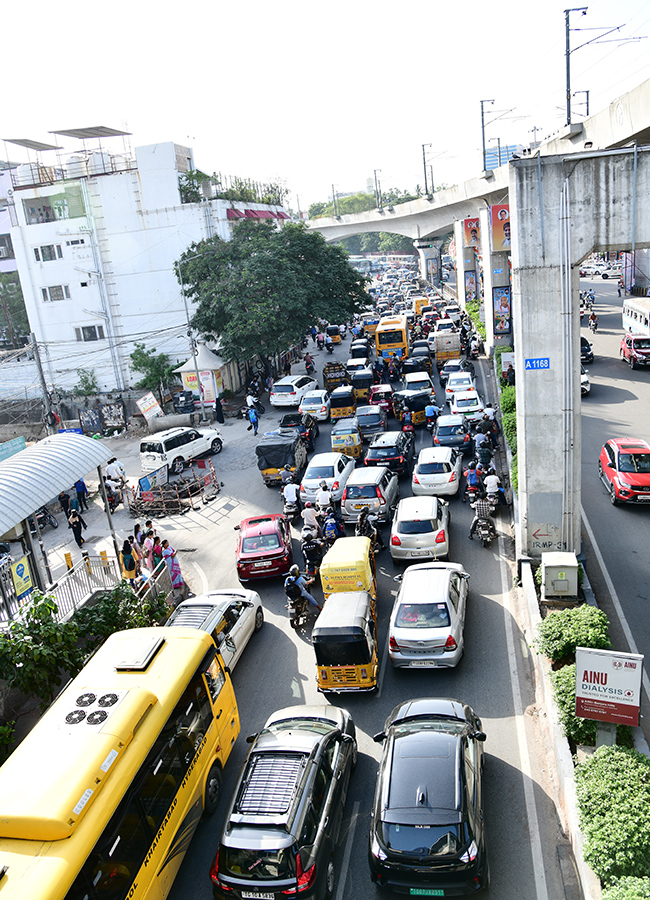 Heavy_20Traffic_20Jam_20in_20Hyderabad_20Photos_6.jpg 4