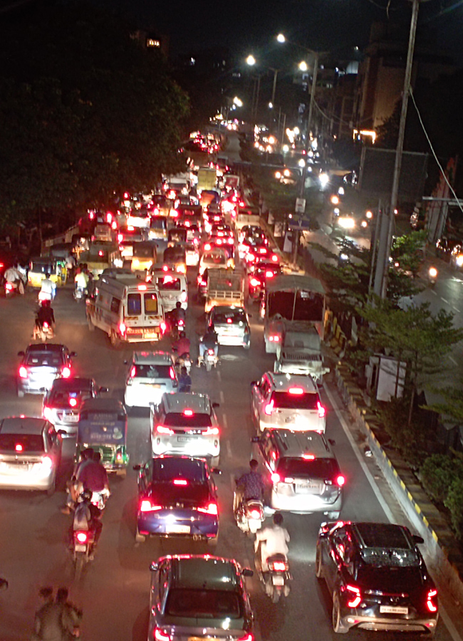 Heavy_20Traffic_20Jam_20in_20Hyderabad_20Photos_7.jpg 5