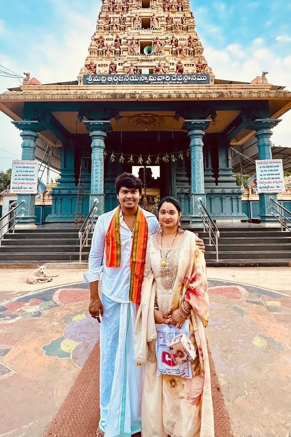 Comedian_20Kevvu_20Karthik_20And_20His_20wife_20Visited_20Temples_20Photos_20_281_29_0.jpg 2