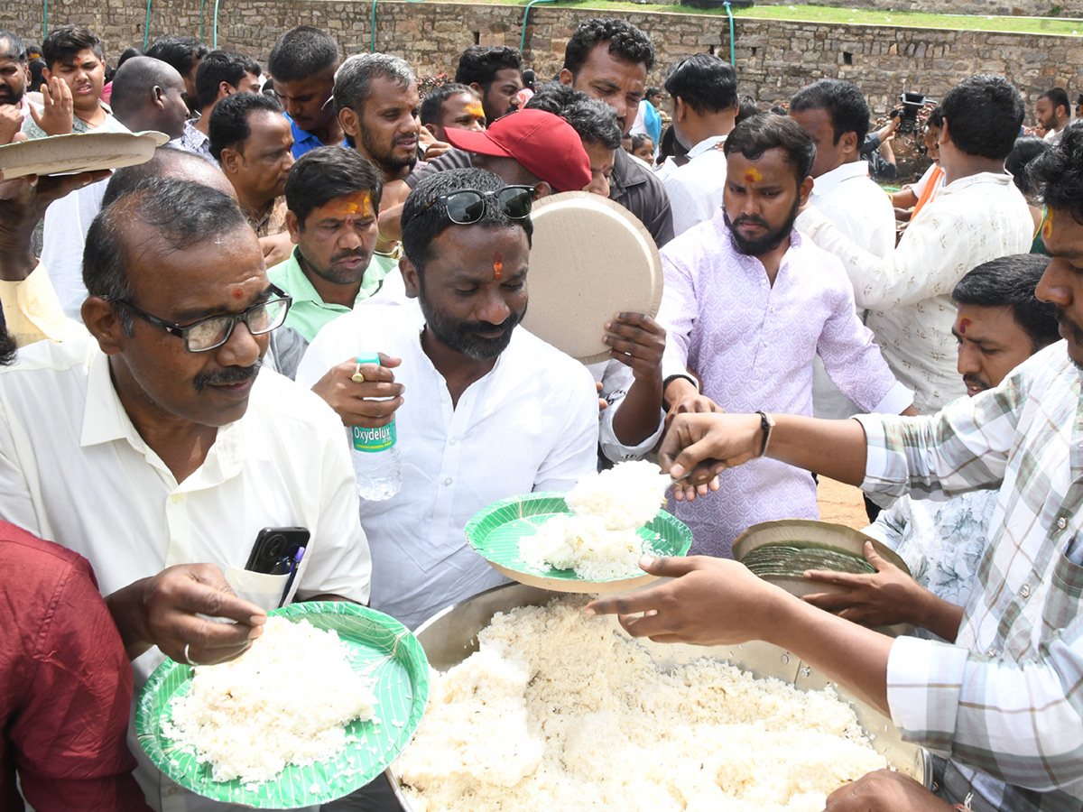 Devotional_20_20Bonalu_202025_20Celebrations_20In_20Golconda_20Telangana__20_2816_29.jpg 16