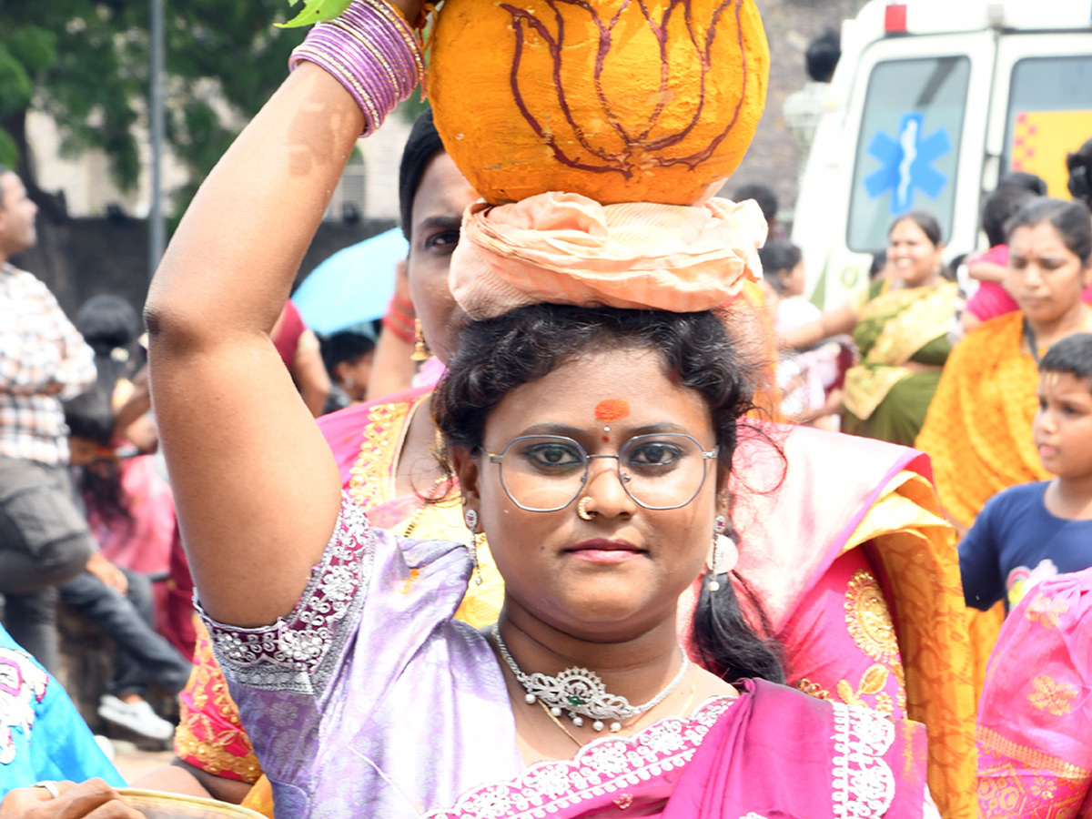 Devotional_20_20Bonalu_202025_20Celebrations_20In_20Golconda_20Telangana__20_2817_29.jpg 17