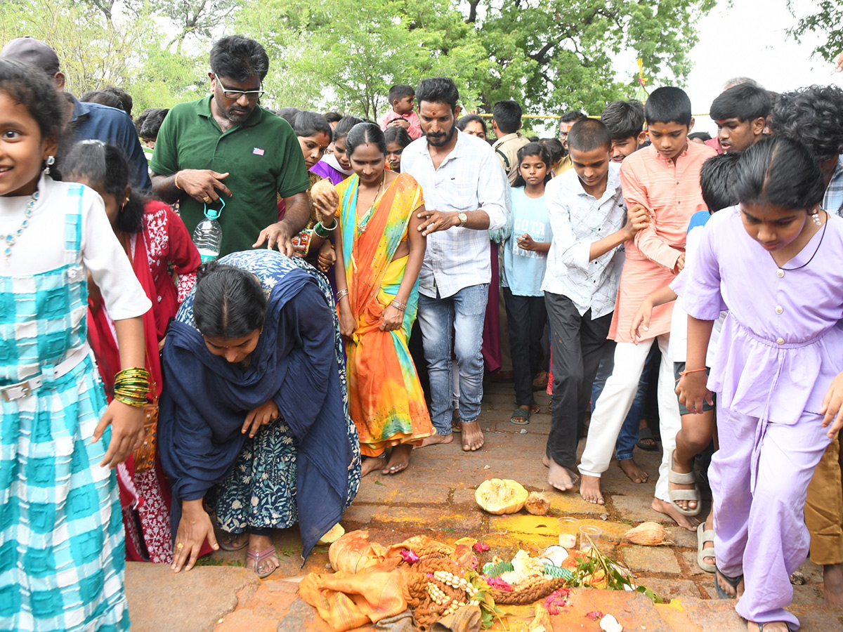 Devotional_20_20Bonalu_202025_20Celebrations_20In_20Golconda_20Telangana__20_2819_29.jpg 19