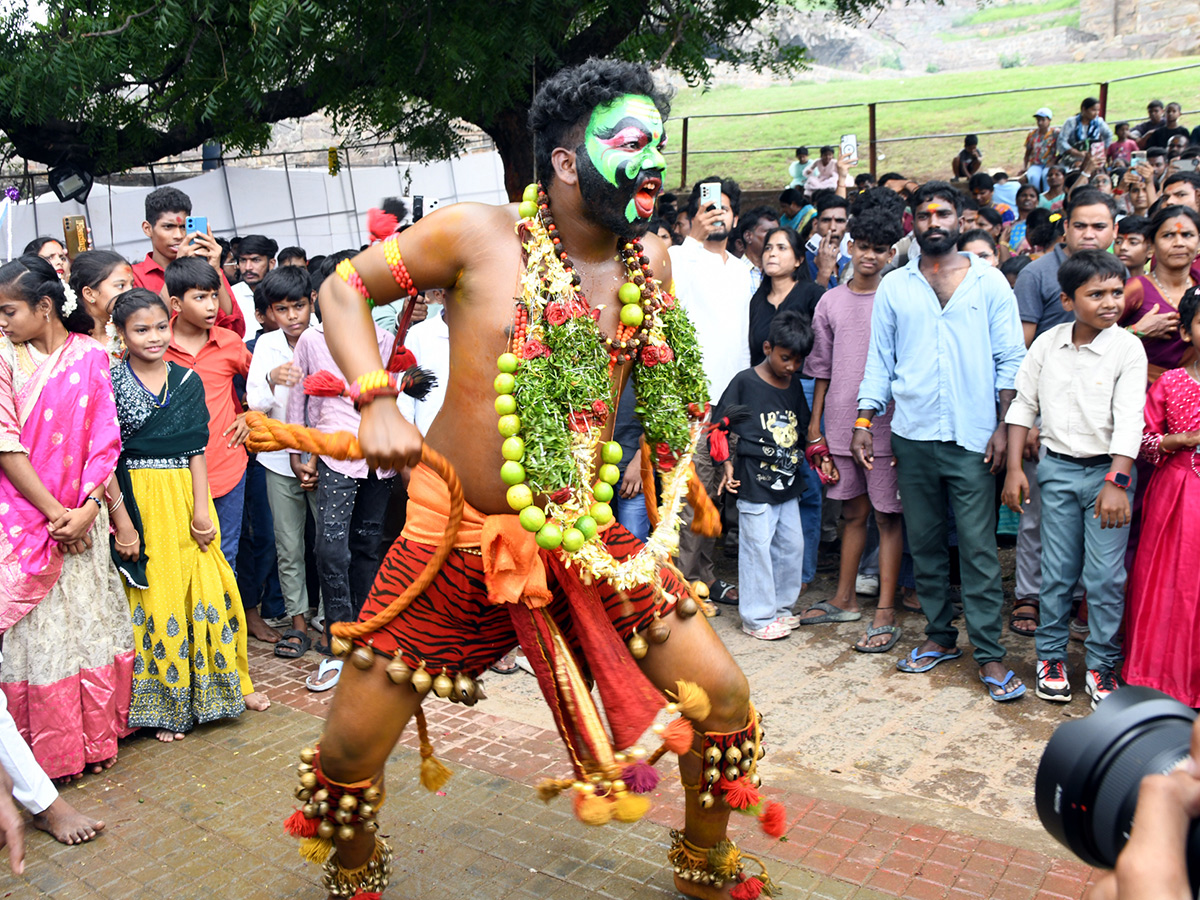 Devotional_20_20Bonalu_202025_20Celebrations_20In_20Golconda_20Telangana__20_283_29.jpg 3