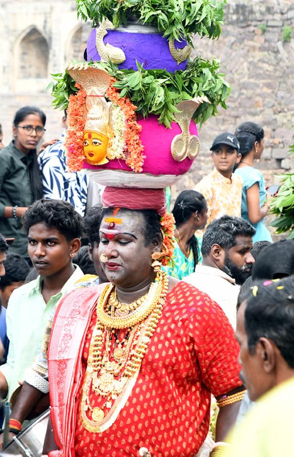 Devotional_20_20Bonalu_202025_20Celebrations_20In_20Golconda_20Telangana__20_288_29.jpg 8