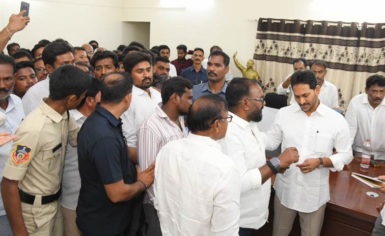 Jgan_20sir_20at_20pulivendula_2015.jpg 14