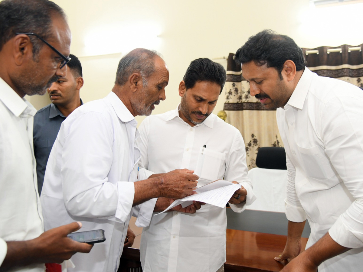 Jgan_20sir_20at_20pulivendula_204.jpg 10