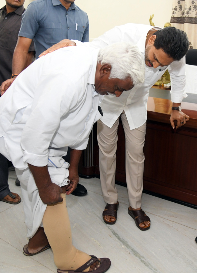 Jgan_20sir_20at_20pulivendula_205.jpg 11