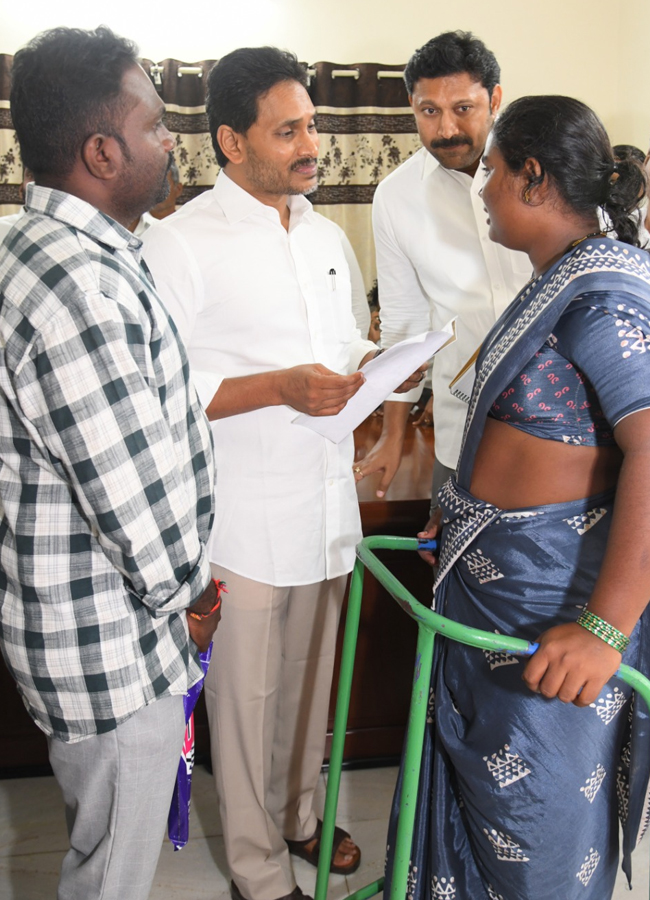 Jgan_20sir_20at_20pulivendula_209.jpg 13