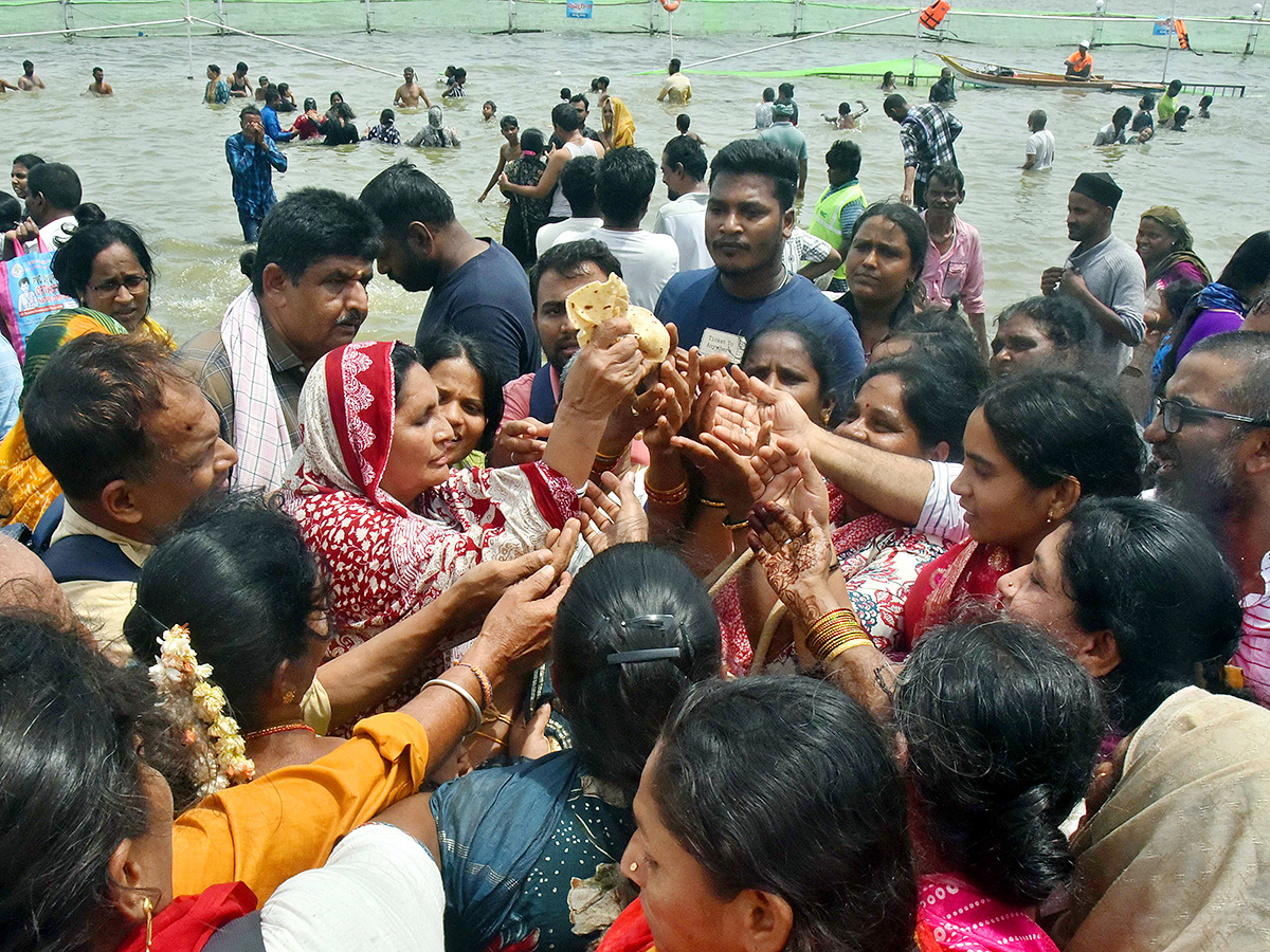 Rottela_20Panduga_20in_20Swarnala_20Cheruvu_20Nellore_202025_20__20_286_29.jpg 6