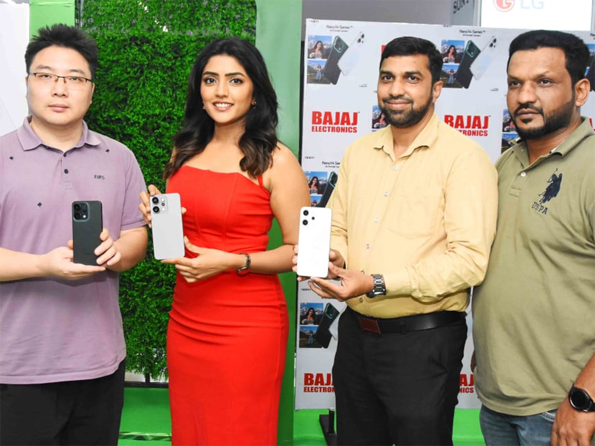 Actress_20Eesha_20Rebba_20Unveils_20All_20New_20OPPO_20Reno14_20Series__20_283_29.jpg 3