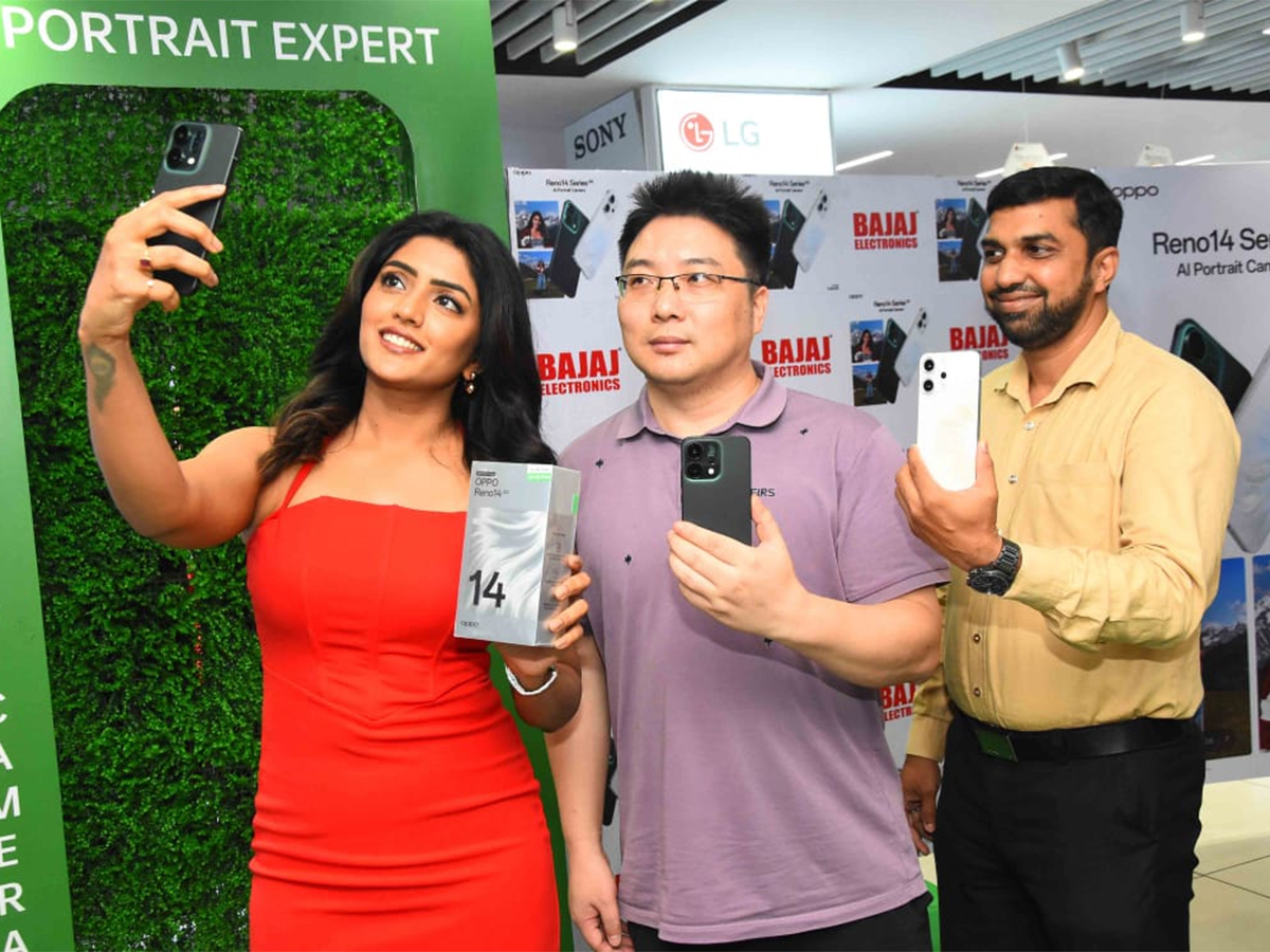 Actress_20Eesha_20Rebba_20Unveils_20All_20New_20OPPO_20Reno14_20Series__20_285_29.jpg 5