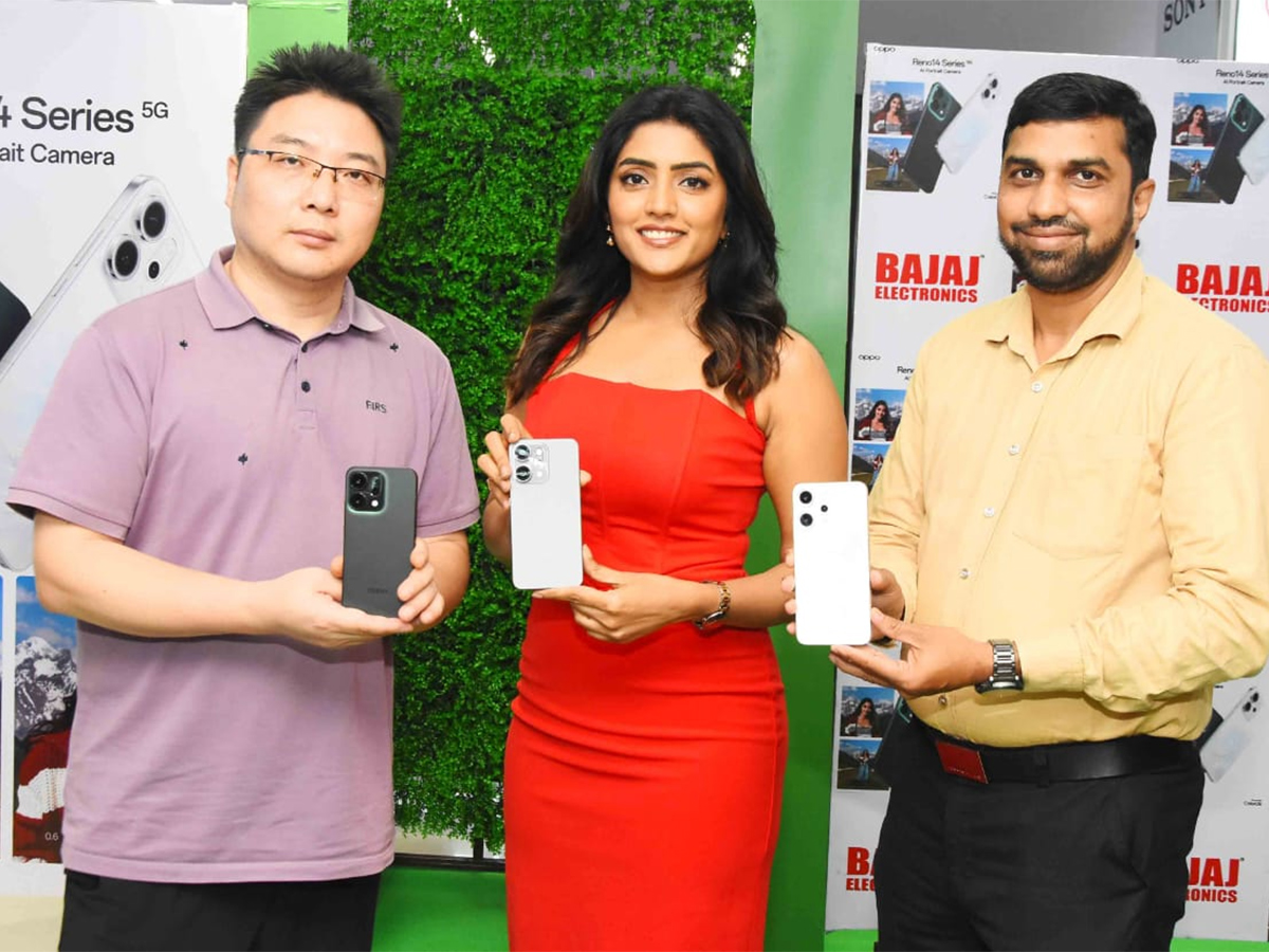 Actress_20Eesha_20Rebba_20Unveils_20All_20New_20OPPO_20Reno14_20Series__20_286_29.jpg 6