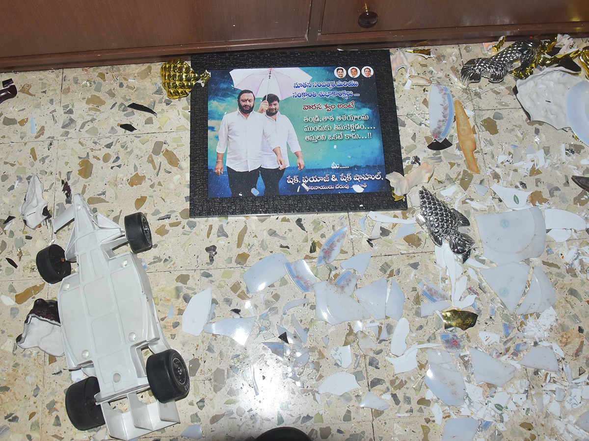 Nallapareddy_20Prasanna_20Kumar_20Reddy_20Fires_20On_20Kutami_20Over_20TDP_20Goons_20Attack__20_2811_29.jpg 11