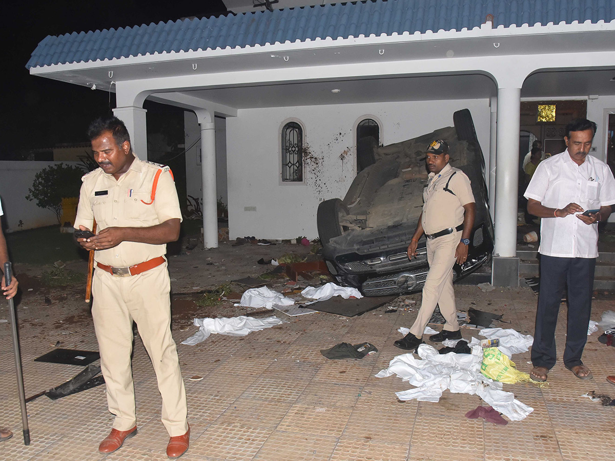 Nallapareddy_20Prasanna_20Kumar_20Reddy_20Fires_20On_20Kutami_20Over_20TDP_20Goons_20Attack__20_2822_29.jpg 22