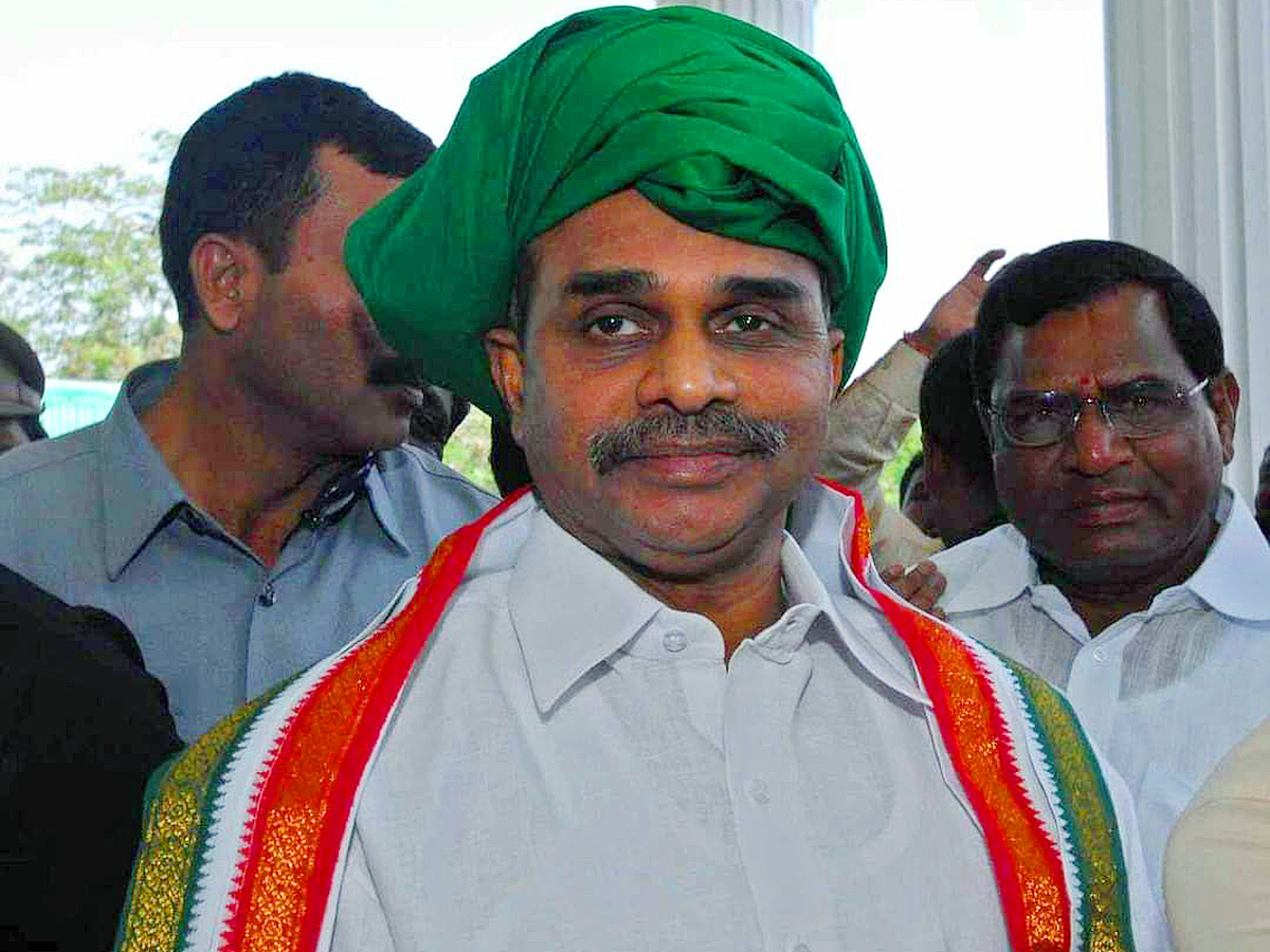 YS_20Rajasekhara_20Reddy_20Rare_20And_20Unseen_20photos__20_289_29.jpg 9