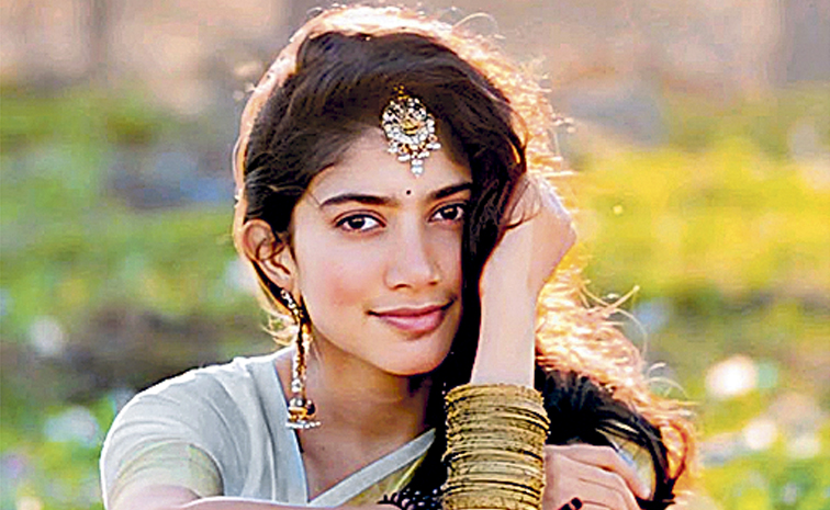Sai-Pallavi-White-Saree.jpg