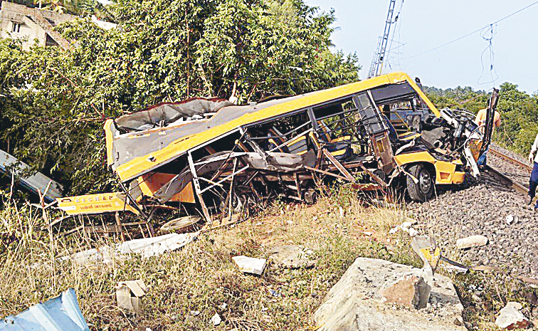 TRAIN-SCHOOL-BUS.jpg