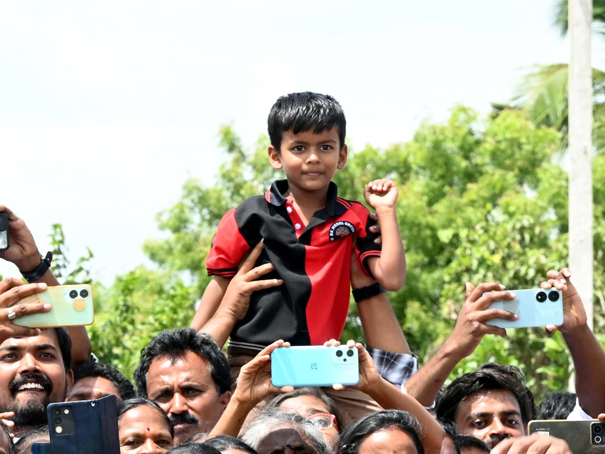 Crowd_20Rush_20To_20YS_20Jagan_20Bangarupalyam_20Tour_20Photos__20_286_29.jpg 6