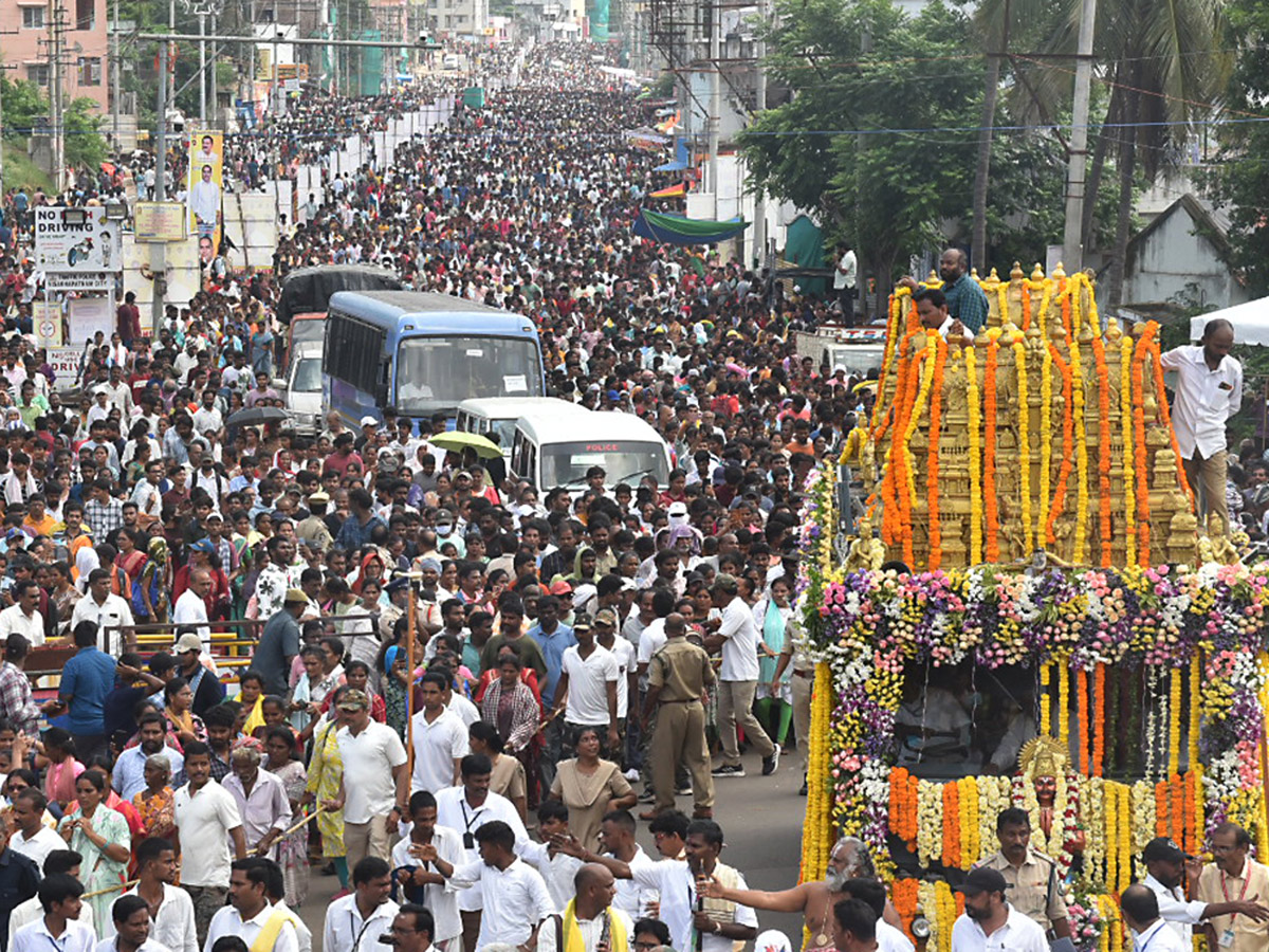 Devotional_20_20Simhachalam_20Giri_20Pradakshina_20in_20Visakhapatnam_20Photos__20_283_29.jpg 3