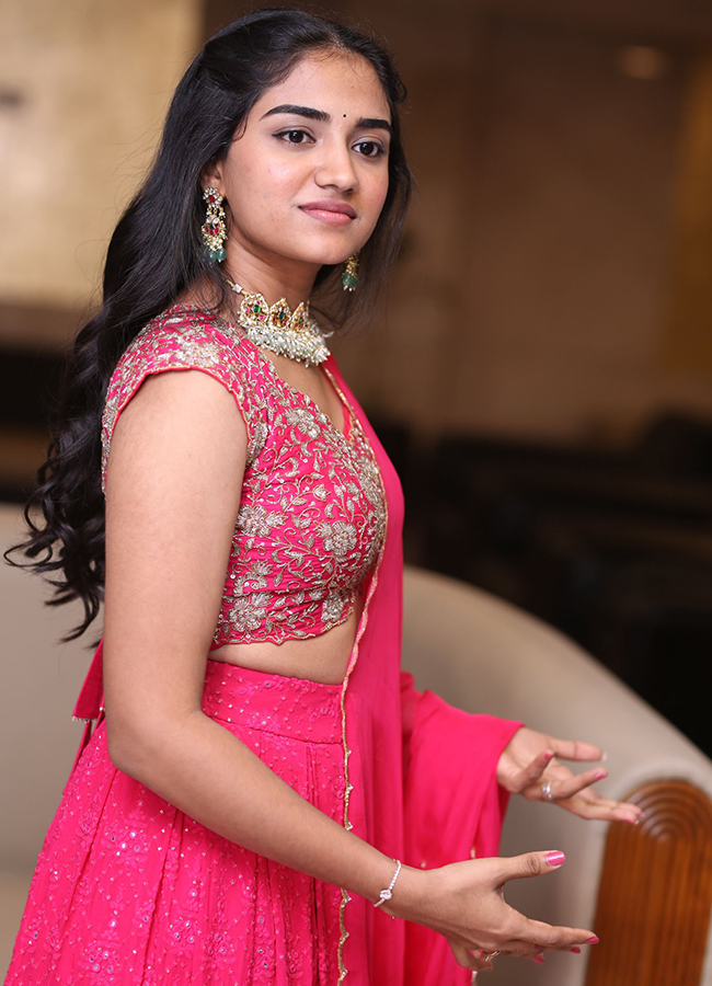 Oh_20Bhama_20Ayyo_20Rama_20Movie_20Actress_20Malavika_20Manoj_20Photos__20_2811_29.jpg 11