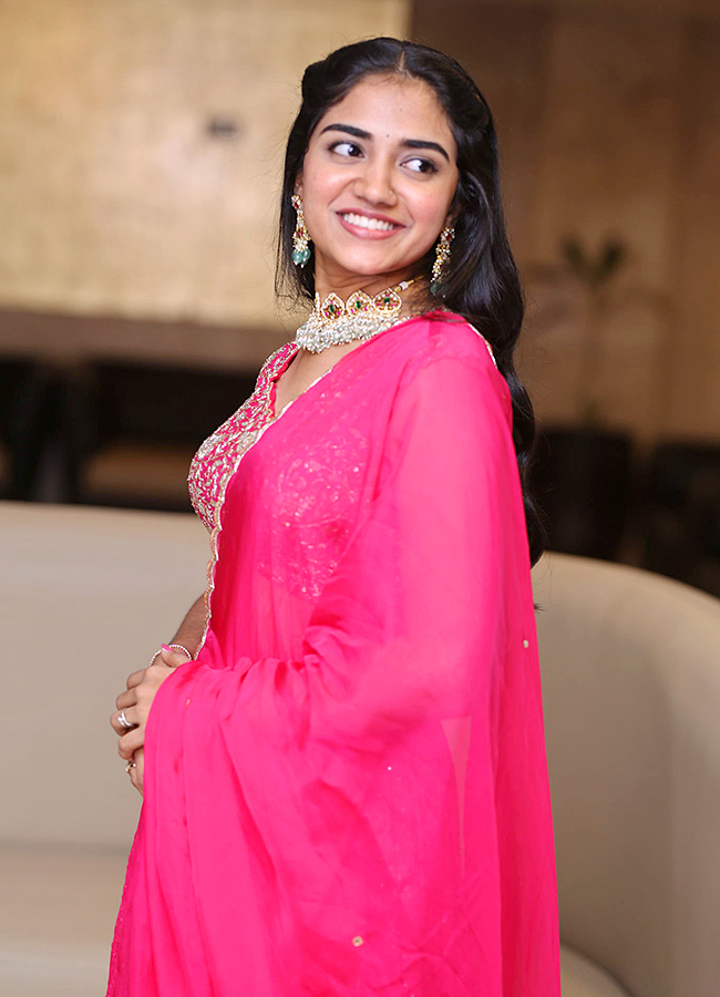 Oh_20Bhama_20Ayyo_20Rama_20Movie_20Actress_20Malavika_20Manoj_20Photos__20_2814_29.jpg 14