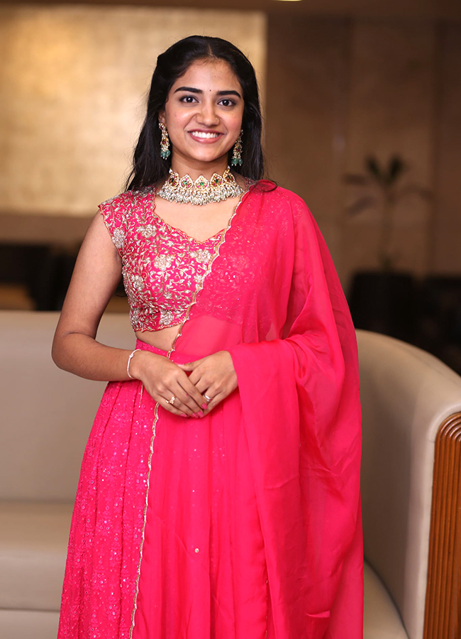 Oh_20Bhama_20Ayyo_20Rama_20Movie_20Actress_20Malavika_20Manoj_20Photos__20_284_29.jpg 4