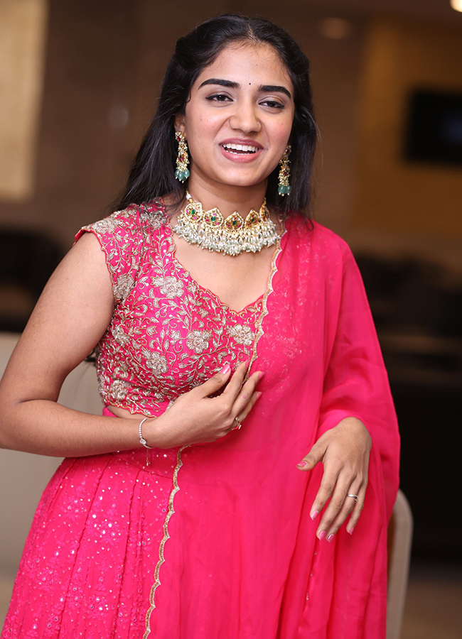 Oh_20Bhama_20Ayyo_20Rama_20Movie_20Actress_20Malavika_20Manoj_20Photos__20_286_29.jpg 6