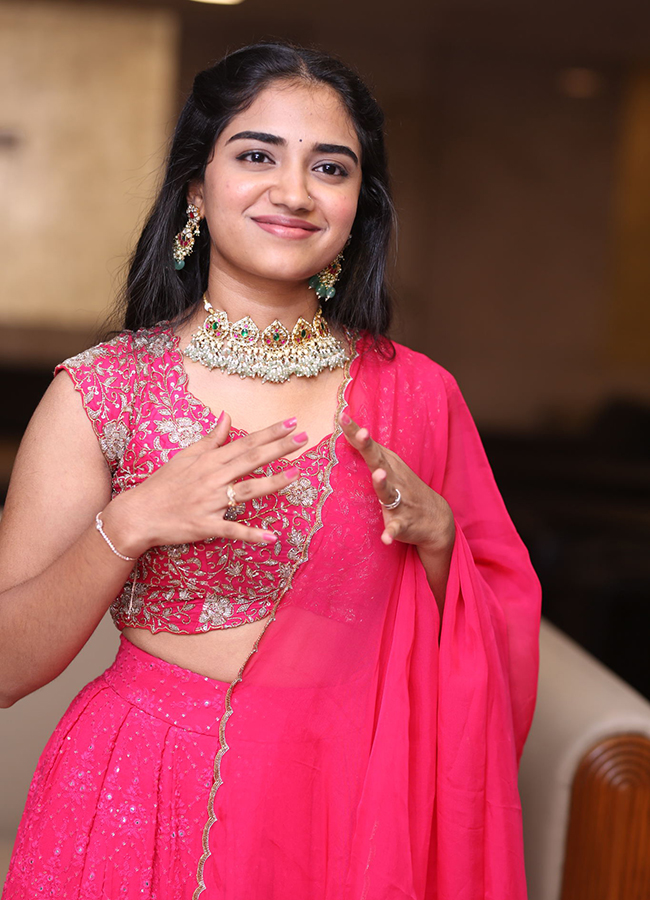 Oh_20Bhama_20Ayyo_20Rama_20Movie_20Actress_20Malavika_20Manoj_20Photos__20_288_29.jpg 8