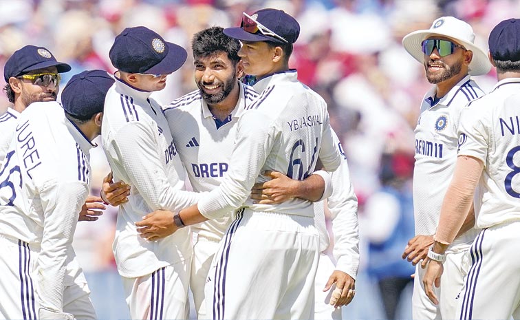 BUMRAH-FIVE-MATES.jpg