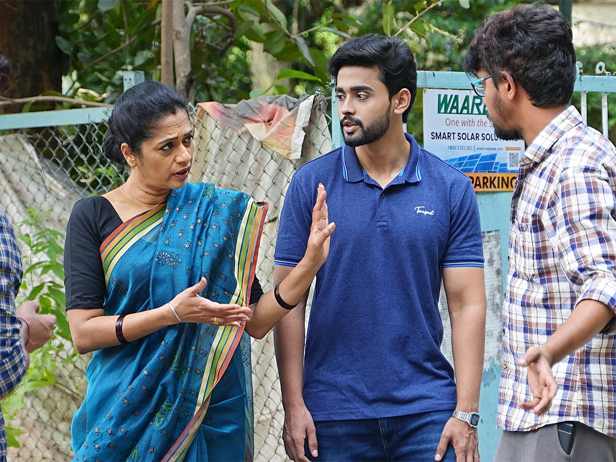 Gautham_20Krishna_20Solo_20Boy_20Movie_20Shooting_20Stills_20HD__20_2810_29.jpg 10