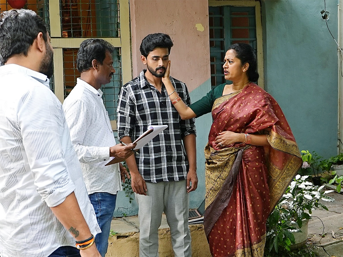 Gautham_20Krishna_20Solo_20Boy_20Movie_20Shooting_20Stills_20HD__20_2812_29.jpg 12