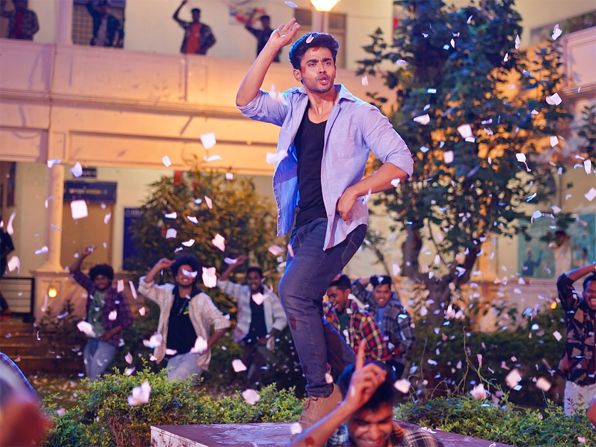 Gautham_20Krishna_20Solo_20Boy_20Movie_20Shooting_20Stills_20HD__20_2815_29.jpg 15