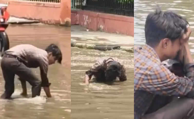 Jaipur_Man_Cellphone_Cry.jpg