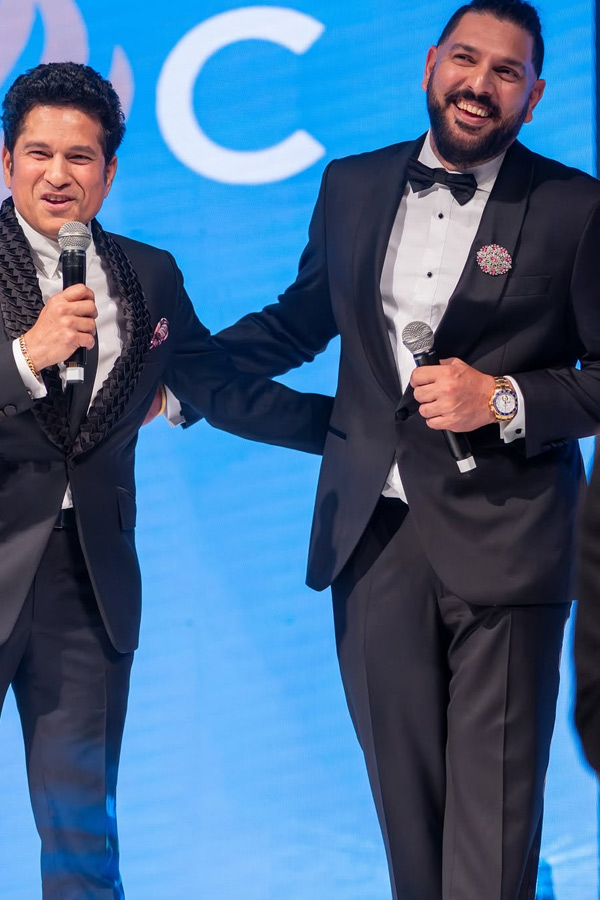 Yuvraj_20Singh_20Hosts_20Star-Studded_20Charity_20Dinner_20Photos_20_2819_29.jpg 20