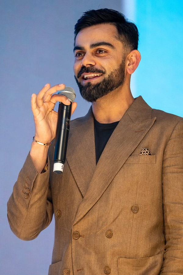 Yuvraj_20Singh_20Hosts_20Star-Studded_20Charity_20Dinner_20Photos_20_282_29.jpg 3