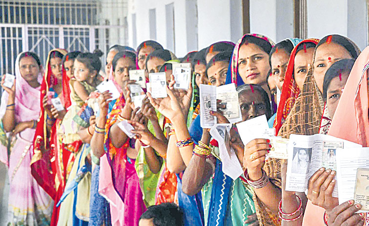 Indian-Women-Voters.jpg