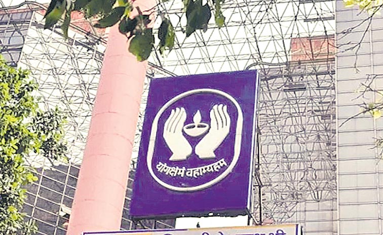 LIC-MF-AUM.jpg