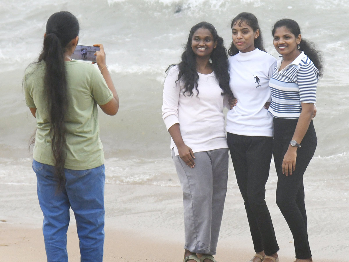 visakhapatnam_20rk_20beach_20photos_20goes_20viral__20_2810_29.jpg 10