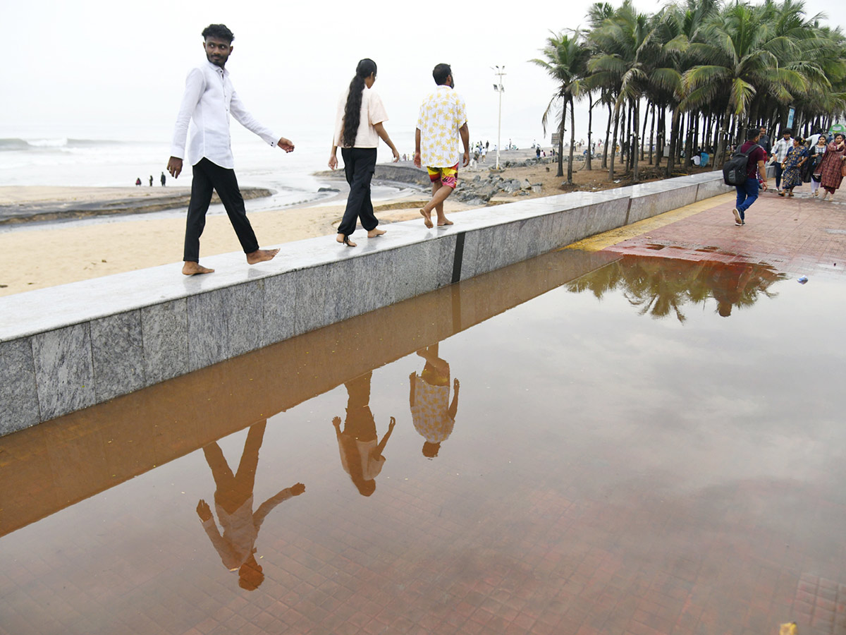 visakhapatnam_20rk_20beach_20photos_20goes_20viral__20_2813_29.jpg 13
