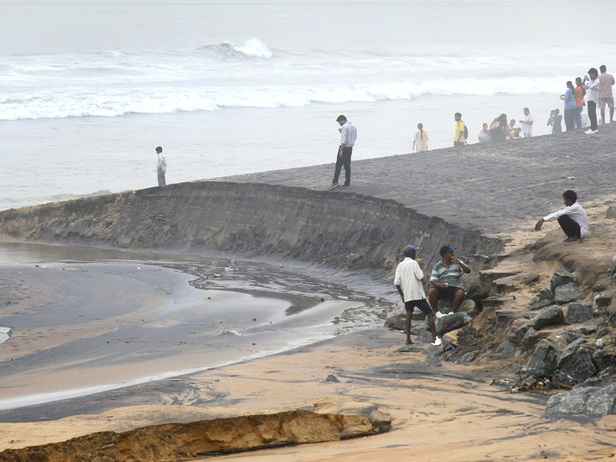 visakhapatnam_20rk_20beach_20photos_20goes_20viral__20_2815_29.jpg 15