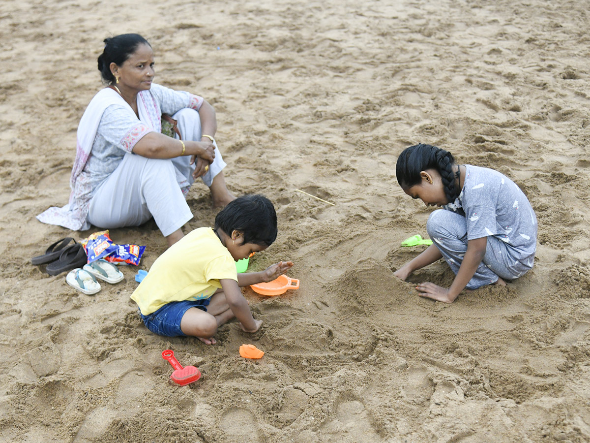 visakhapatnam_20rk_20beach_20photos_20goes_20viral__20_289_29.jpg 9