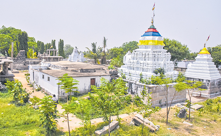 kolanupaka-someswara-temple.jpg