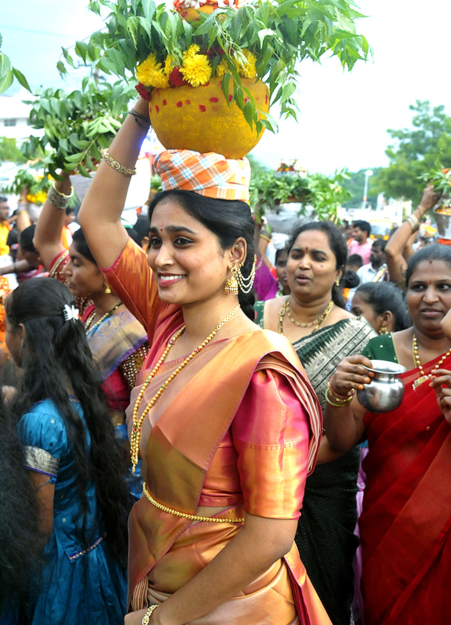 Bonalu_20Festival_202025_20In_20Mahbubnagar_20District_20Photos__20_2820_29.jpg 20