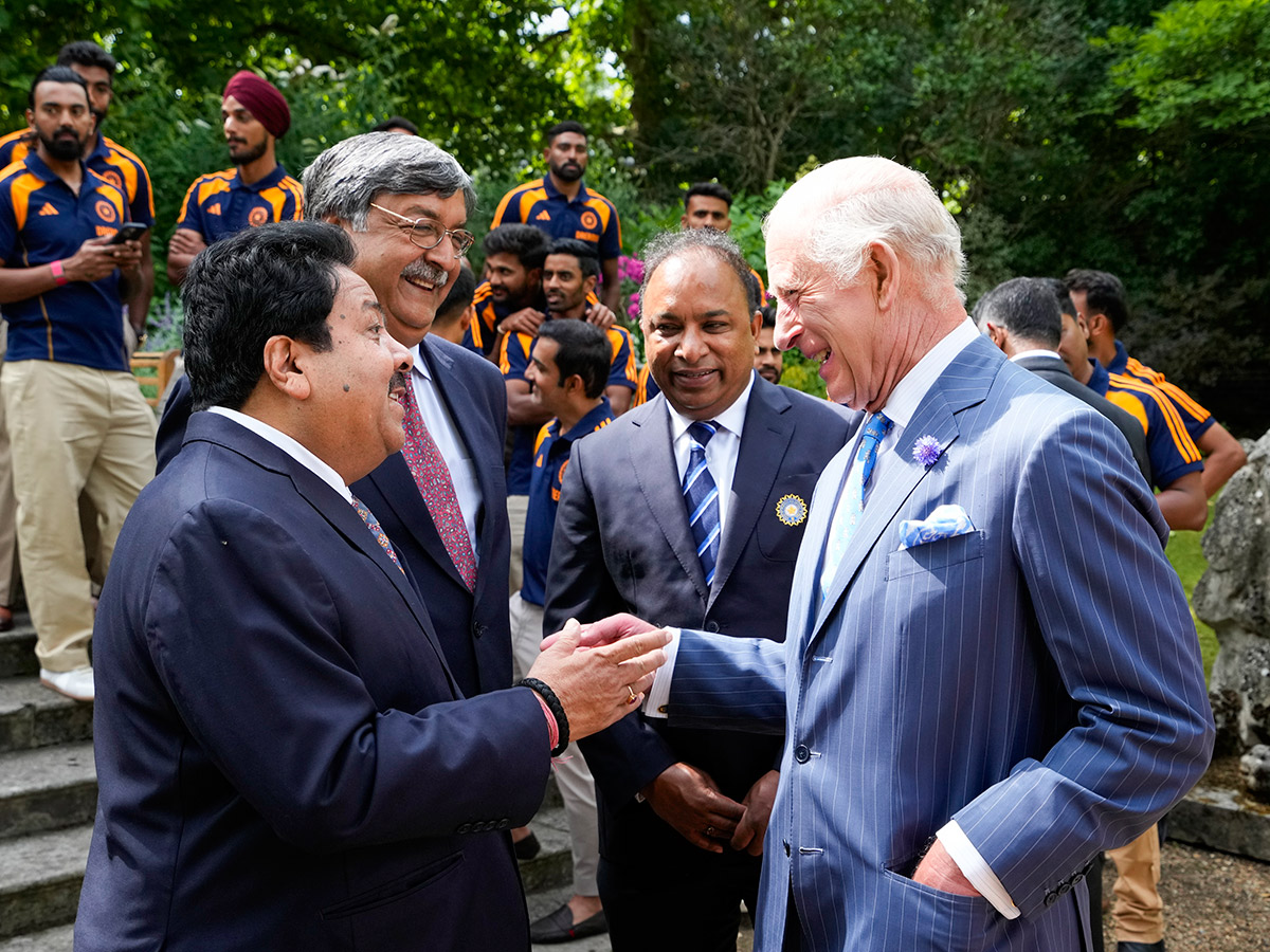 INDvsENG_20_20Team_20India_20Meeting_20with_20King_20Charles_20III_20at_20the_20Clarence_20House_20in_20London__20_2816_29.jpg 16