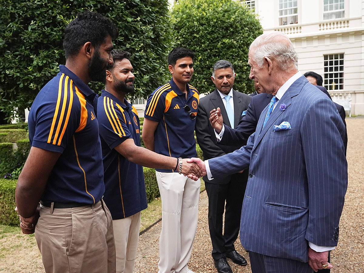 INDvsENG_20_20Team_20India_20Meeting_20with_20King_20Charles_20III_20at_20the_20Clarence_20House_20in_20London__20_2822_29.jpg 22