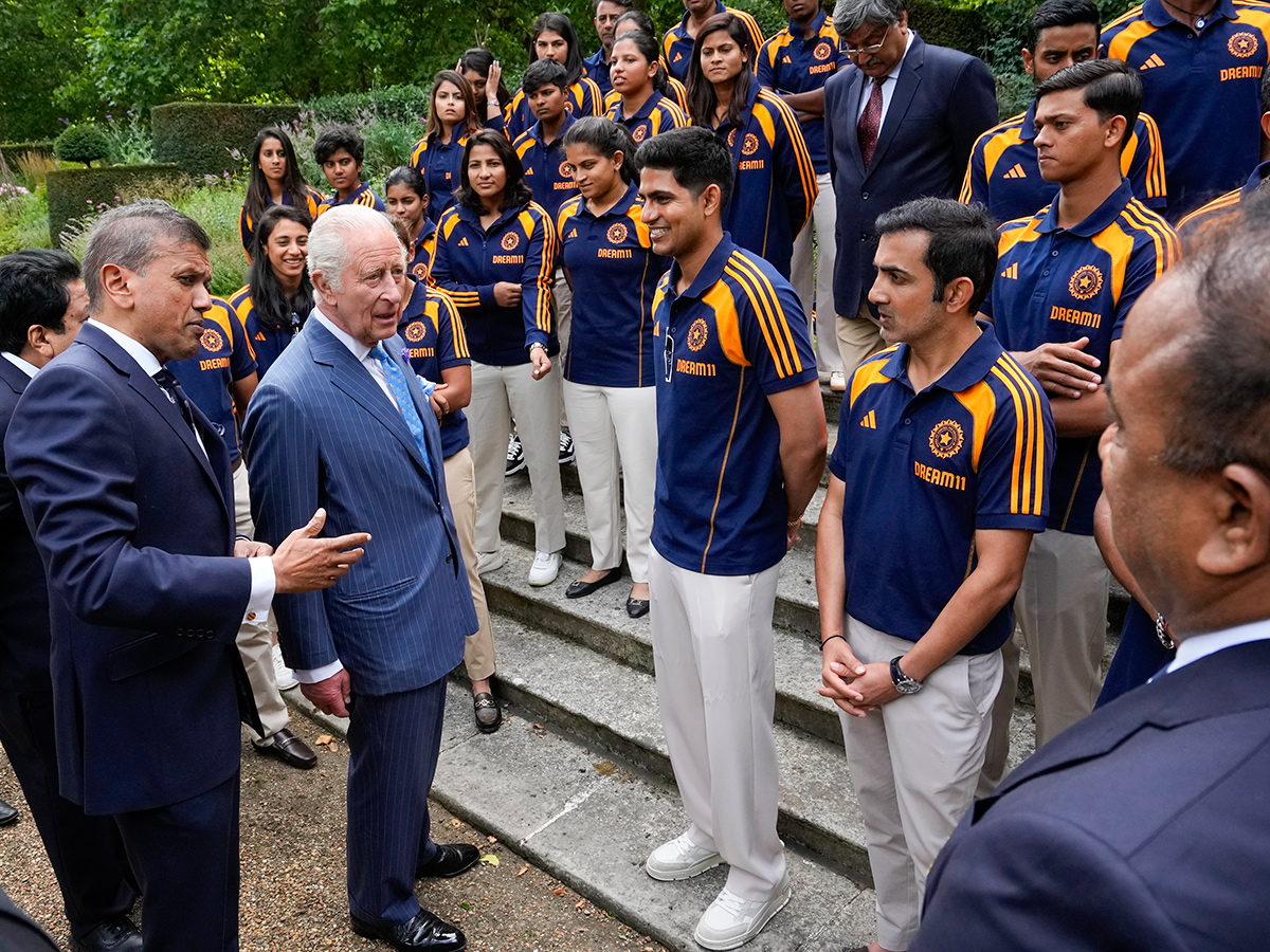 INDvsENG_20_20Team_20India_20Meeting_20with_20King_20Charles_20III_20at_20the_20Clarence_20House_20in_20London__20_282_29.jpg 2