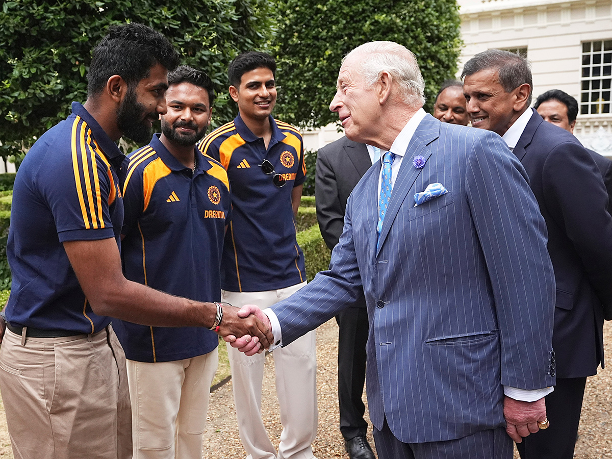 INDvsENG_20_20Team_20India_20Meeting_20with_20King_20Charles_20III_20at_20the_20Clarence_20House_20in_20London__20_284_29.jpg 4