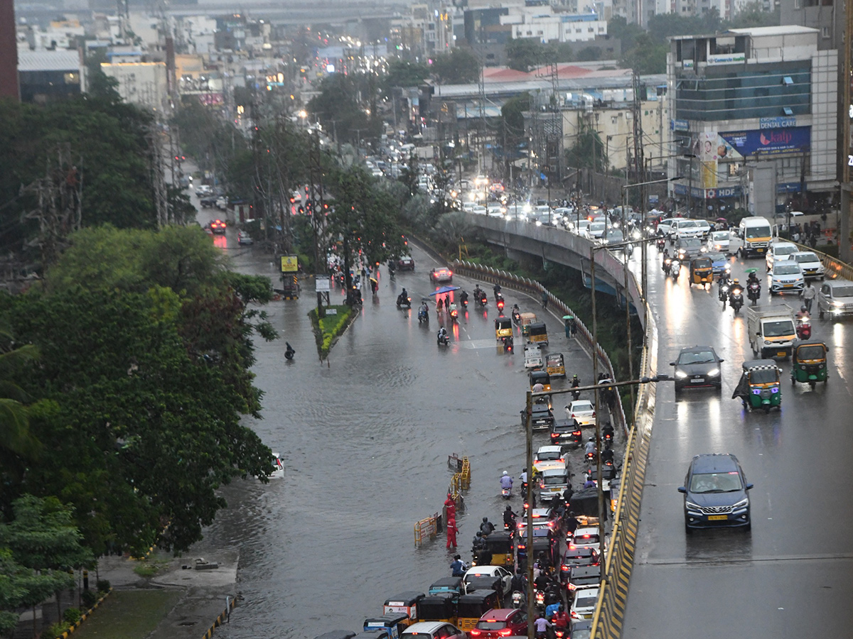 Heavy_20Rain_20in_20Hyderabad_20Today__20_286_29.jpg 6