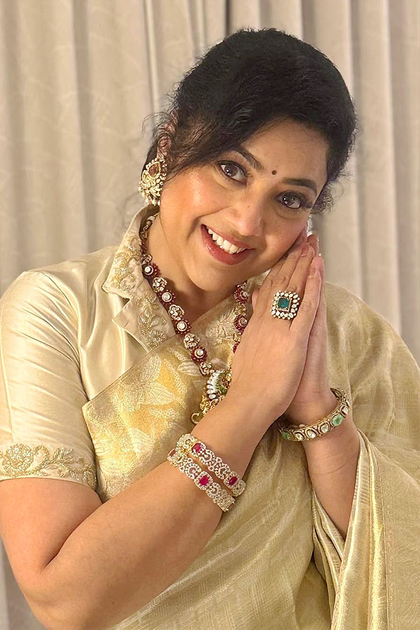 Actress_20Meena_20Latest_20Beautiful_20Photos_20_282_29.jpg 3