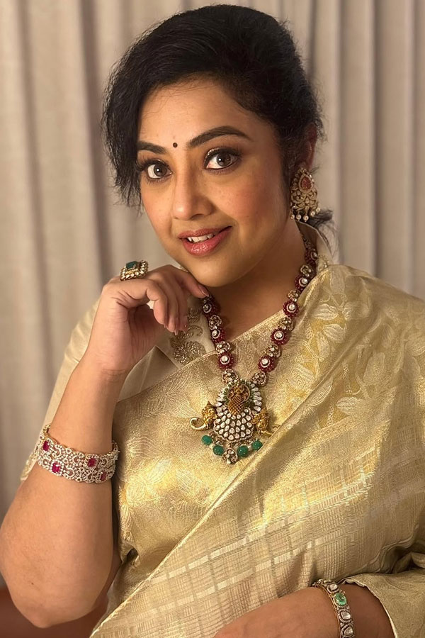 Actress_20Meena_20Latest_20Beautiful_20Photos_20_287_29.jpg 8